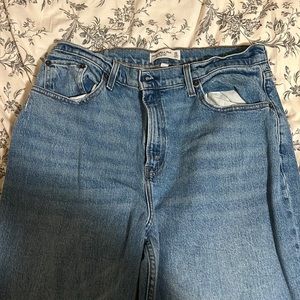 Abercrombie & Fitch the ‘90s Straight Ultra High Rise Jeans